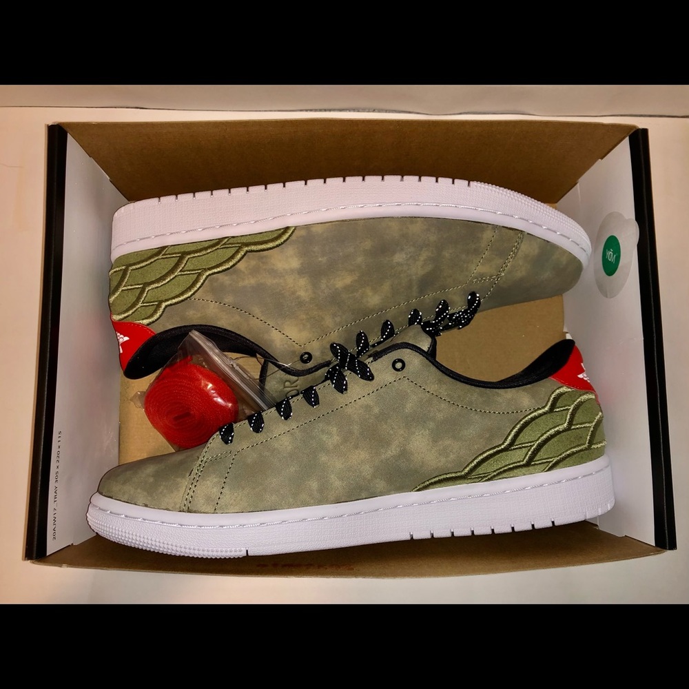 COPY - BRAND NEW Jordan 1 Centre Court Oil Green Sz. 10